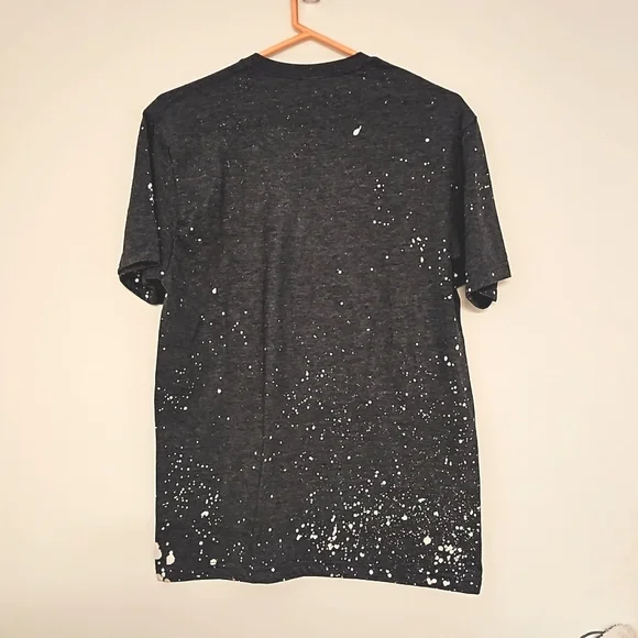 GILDAN 'Peace Love Dogs' multicolor graphic tee gray Medium faux splatter - Picture 3 of 6